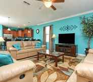 Common Space 3 8BR 5BA Dream Pool Home In ChampionsGate