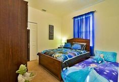 Kamar Tidur 5 4BR 3BA Home In Calabay Parc