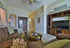 Common Space 2 4BR 3BA Home In Calabay Parc