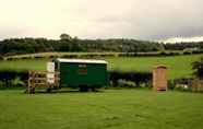 Exterior 3 Shepherd's Hut @ Westcote