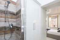 In-room Bathroom Rental In Rome Piazza Venezia View Luxury Apartment B