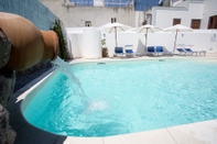 Swimming Pool Odysseus Hotel