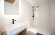 Phòng tắm bên trong 7 Moana Eco Surf House - Hostel