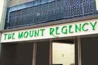Bên ngoài The Mount Regency