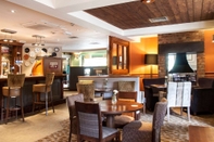 Bar, Kafe, dan Lounge ibis Wakefield East-Castleford