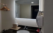 In-room Bathroom 2 SureStay Plus Hotel by Best Western Hesperia