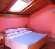 Bedroom 4 Bed and Breakfast Villa Avena