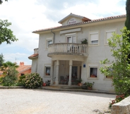 Exterior 3 Bed and Breakfast Villa Avena