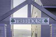 Exterior Treehouse Condo Lake Resort