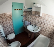 ห้องน้ำภายในห้อง 3 Native Surfhouse - Hostel