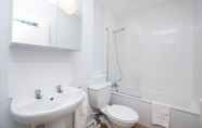 In-room Bathroom 6 Large Garden Apartment Central Bristol