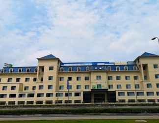 Bangunan 2 Holiday Inn Express Shanghai Jiading New City, an IHG Hotel