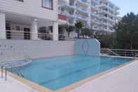 Swimming Pool Eser Apart Hotel