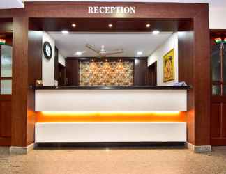 Lobby 2 Hotel Dwaraka Inn