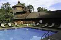 Swimming Pool Emerson Resort & Spa