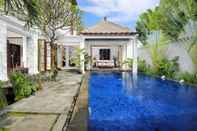 Swimming Pool Villa Rene