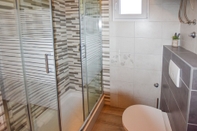 In-room Bathroom Apartments and Room Danijel