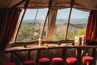 Bar, Kafe, dan Lounge Larkhill Tipis and Yurts