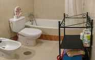 In-room Bathroom 7 Velez Nazari