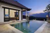 Swimming Pool Villa Leana