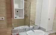 In-room Bathroom 3 Velez Nazari La Choza