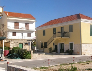 Exterior 2 Apartments Guzela