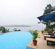 Kolam Renang 2 LakeRose Wayanad Resort