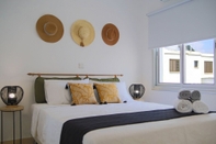 Bedroom Phaedrus Living: Seaside Luxury Flat Lighthouse 68