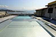 Swimming Pool ibis Styles Ajaccio Napoleon