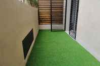 Lobi Luxurious flat with private garden