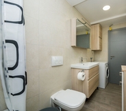 In-room Bathroom 3 Apartments Roko