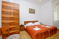 Bedroom Apartment and Rooms Dragana