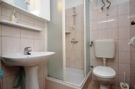 In-room Bathroom Apartments Loredana