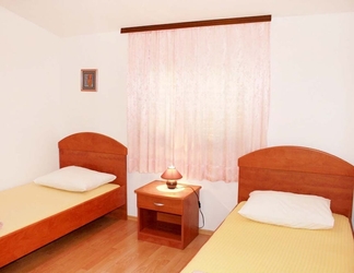 Kamar Tidur 2 Apartments Tonka