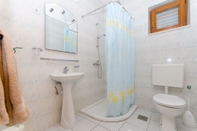 Toilet Kamar House Petar