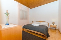 Kamar Tidur House Petar