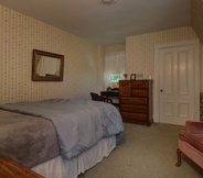 Bedroom 6 Old Corner Inn