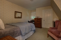 Bedroom Old Corner Inn