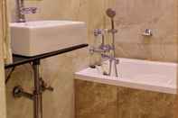 In-room Bathroom Hotel Kuber