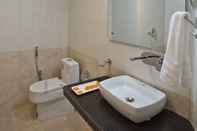 In-room Bathroom Hayer Regency