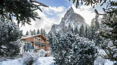 Bangunan 4 Hotel Waldrast Dolomites