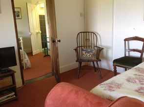 Bedroom 4 Trehane Farmhouse Bed and Breakfast, Working Farm