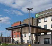 Exterior 5 Holiday Inn Express & Suites North Battleford, an IHG Hotel