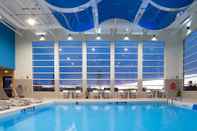 Swimming Pool Holiday Inn Express & Suites North Battleford, an IHG Hotel