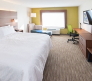 Bedroom 4 Holiday Inn Express & Suites North Battleford, an IHG Hotel