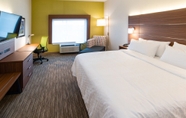 ห้องนอน 7 Holiday Inn Express & Suites North Battleford, an IHG Hotel