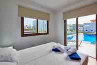 ห้องนอน Angie Luxury Beach Villas