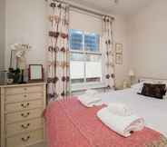 Bedroom 3 Charming Chelsea Home by the River Thames