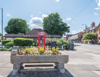 Luar Bangunan 2 Traditional Richmond Home by Twickenham Green