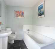 In-room Bathroom 3 Traditional Richmond Home by Twickenham Green